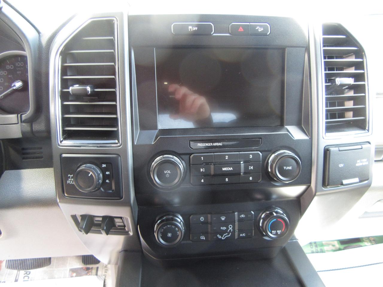 2022 Ford F-250 CREW CAB 4X4 XLT 6.8FT BOX WITH FX-4 PACKAGE Photo