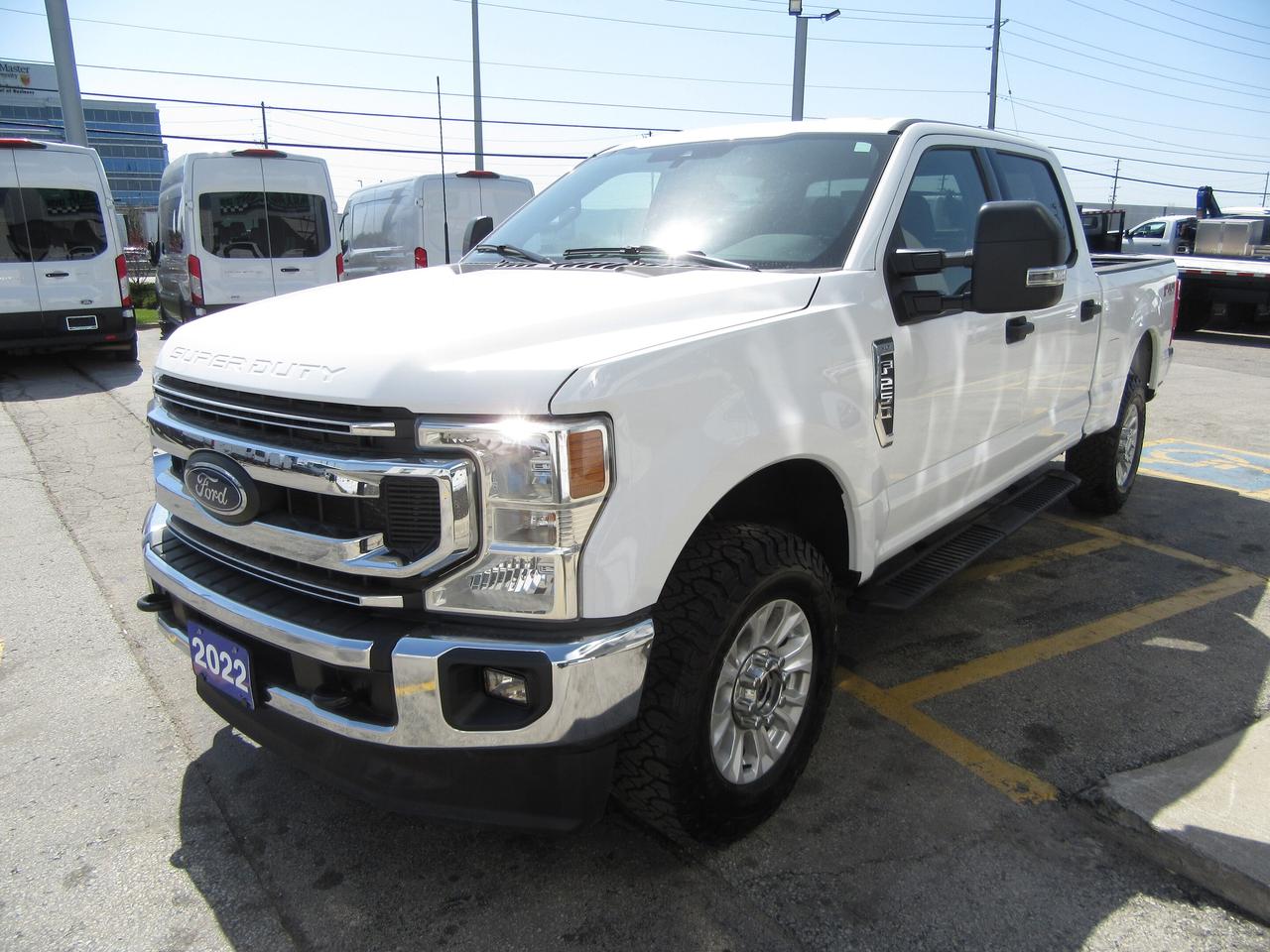 2022 Ford F-250 CREW CAB 4X4 XLT 6.8FT BOX WITH FX-4 PACKAGE Photo