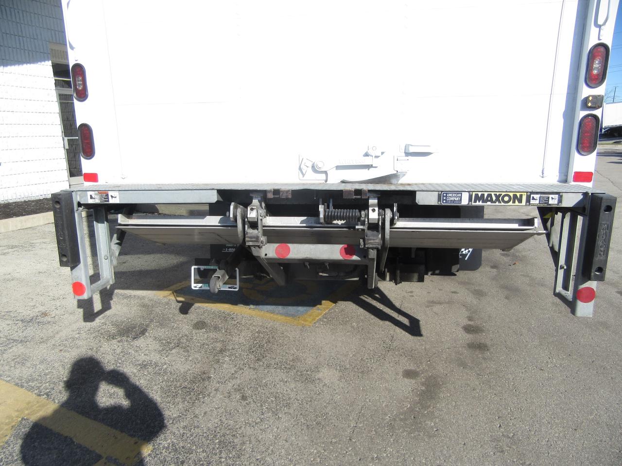2020 Hino 195 Commercial DIESEL 20FT HIGH & WIDE BOX POWER LIFTGATE & RAMP Photo4