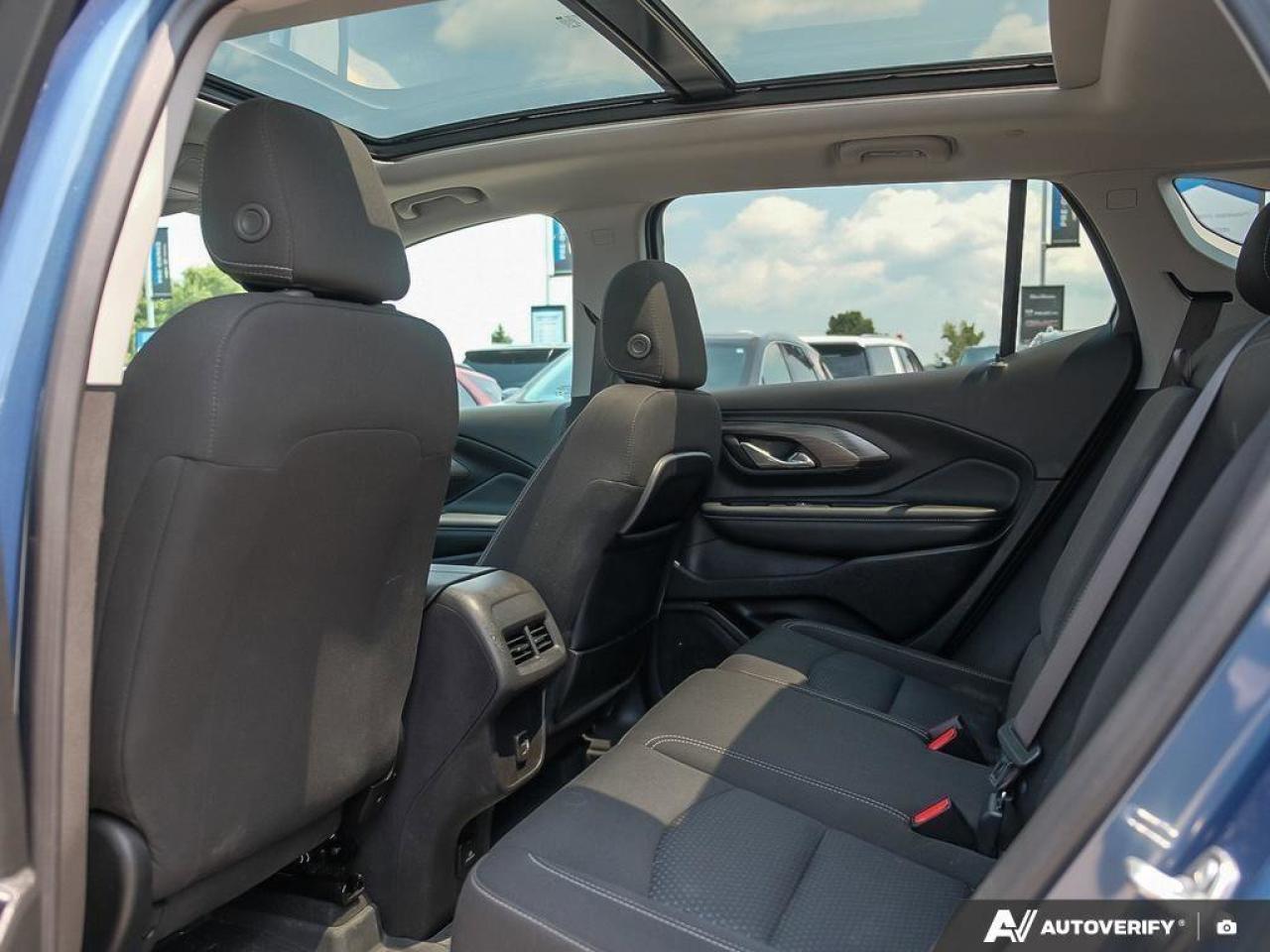 2024 GMC Terrain SLESLE ELEVATION, AWD, NAV, ROOF, HEATED CLOTH, CL Photo