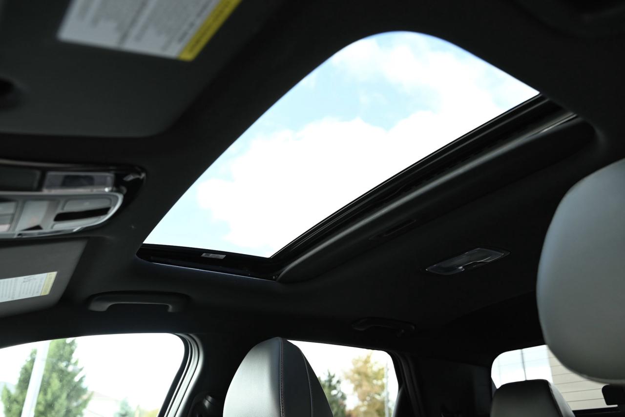 2022 Hyundai Santa Cruz Ultimate/ AWD/ Fully loaded Photo