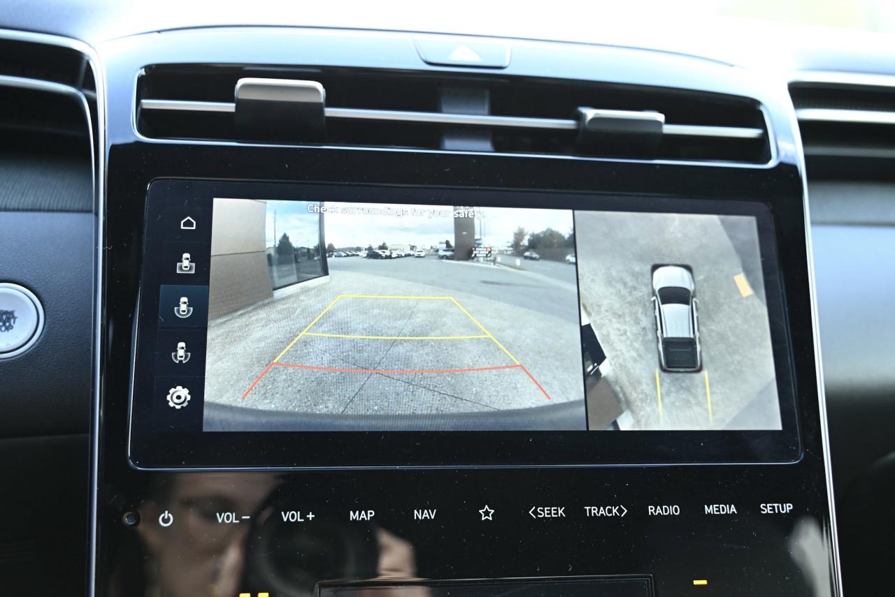 2022 Hyundai Santa Cruz Ultimate/ AWD/ Fully loaded Photo