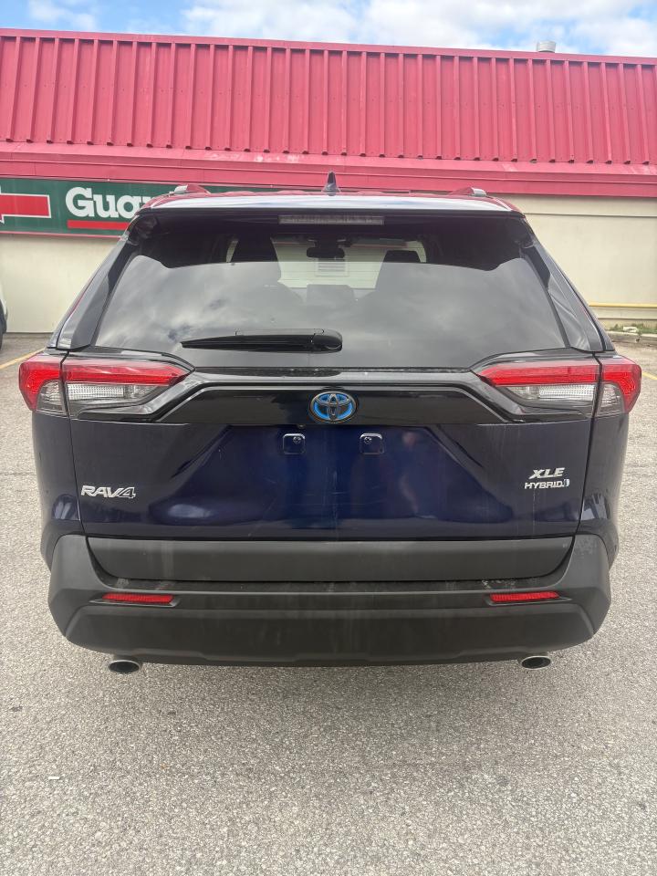 2023 Toyota RAV4 Hybrid XLE AWD Photo3