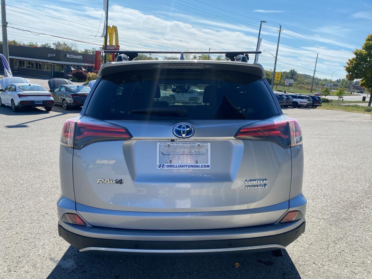 2018 Toyota RAV4 AWD Hybrid Limited Photo3