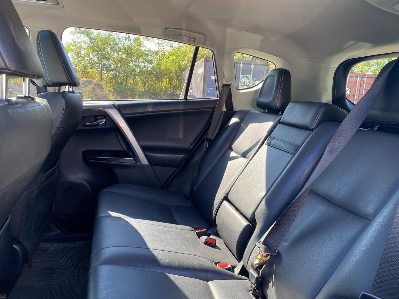 2018 Toyota RAV4 AWD Hybrid Limited Photo