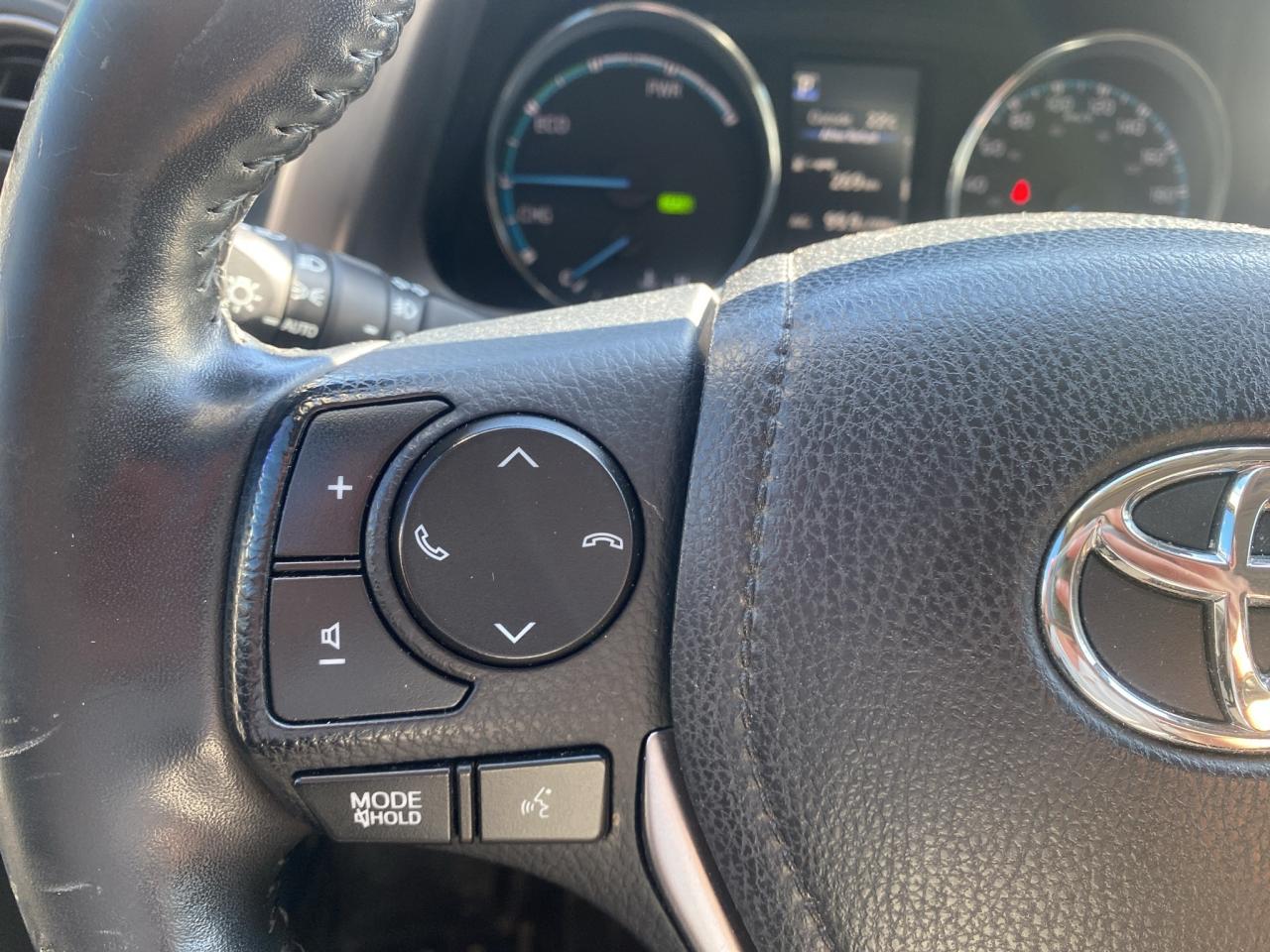 2018 Toyota RAV4 AWD Hybrid Limited Photo