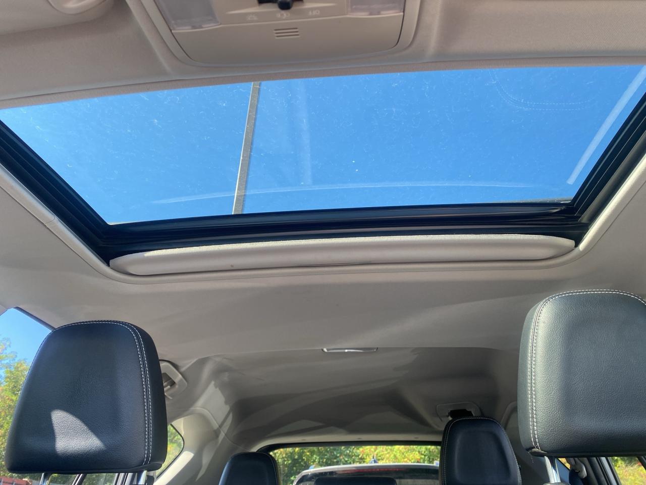 2018 Toyota RAV4 AWD Hybrid Limited Photo