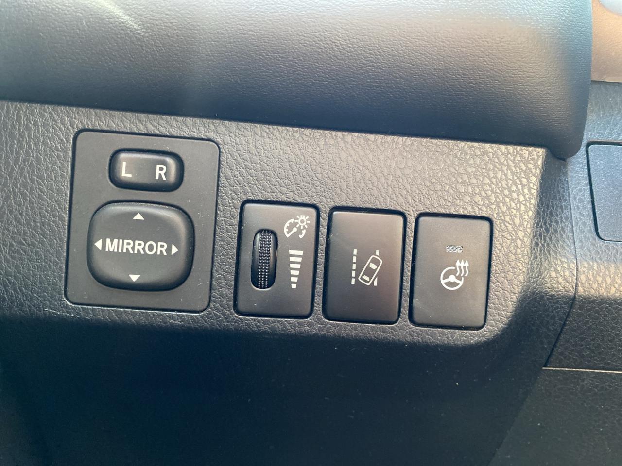 2018 Toyota RAV4 AWD Hybrid Limited Photo