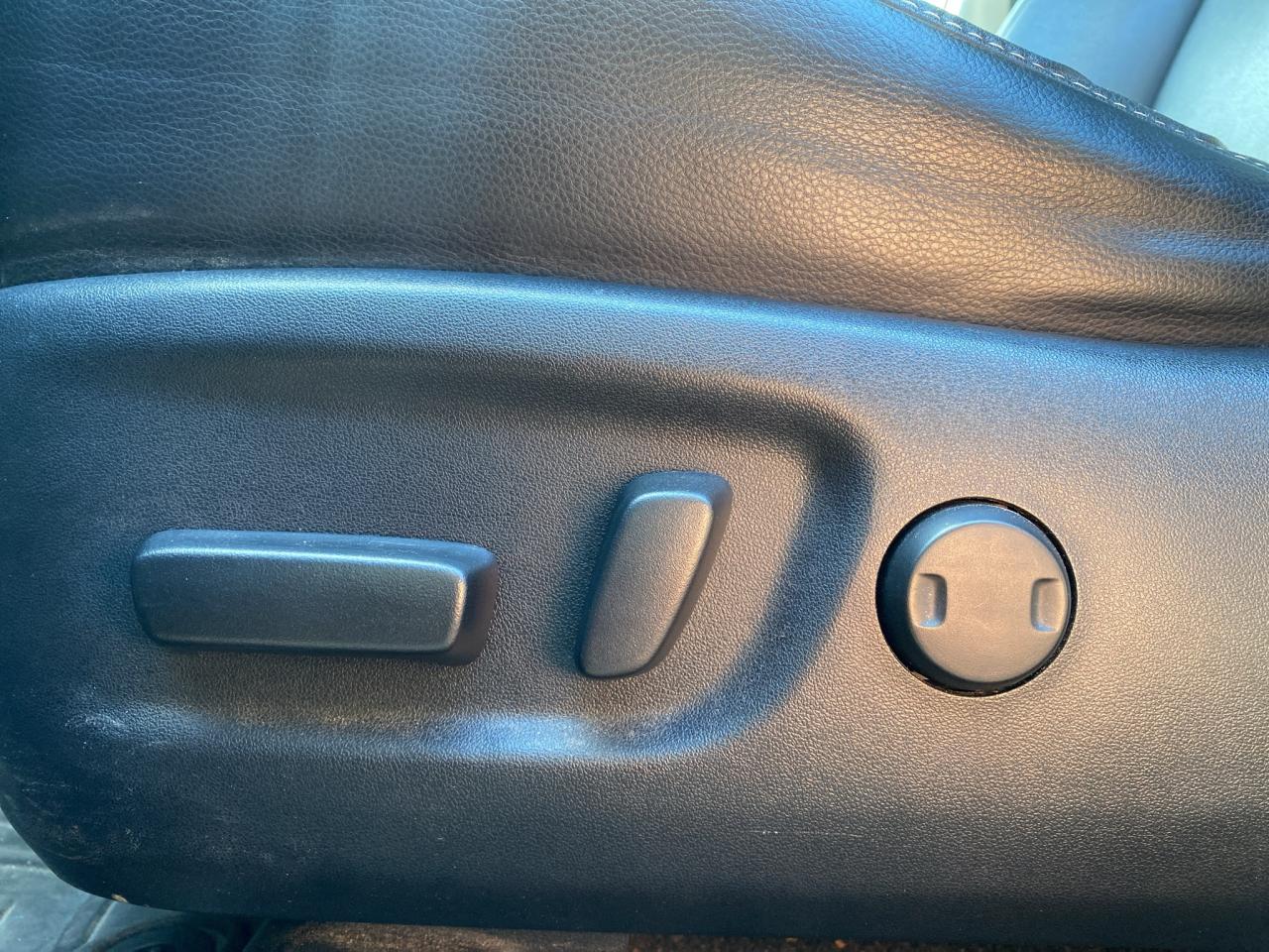 2018 Toyota RAV4 AWD Hybrid Limited Photo