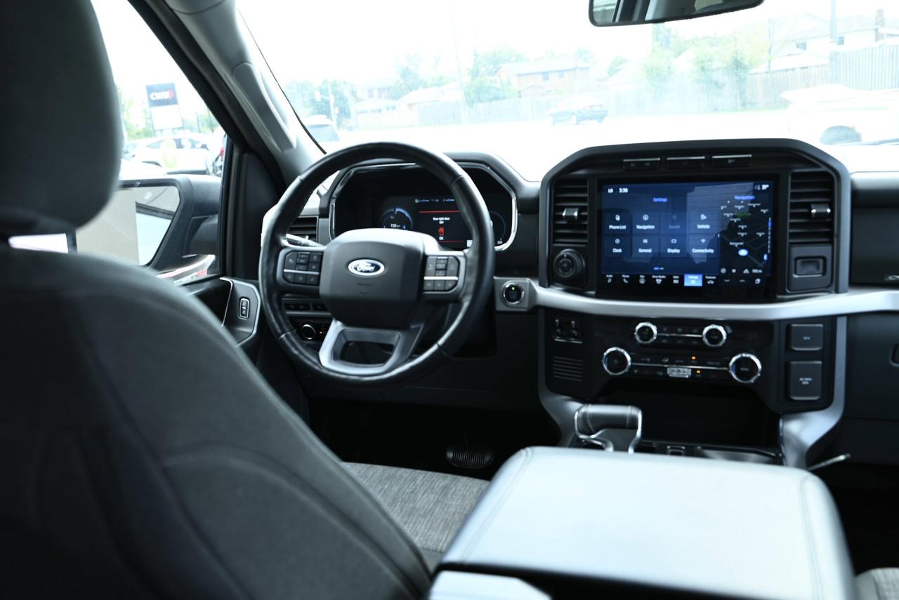 2023 Ford F-150 Lightning XLT , NO ACCIDENTS, HARD TONEAU COVER, SIDE STEPS Photo