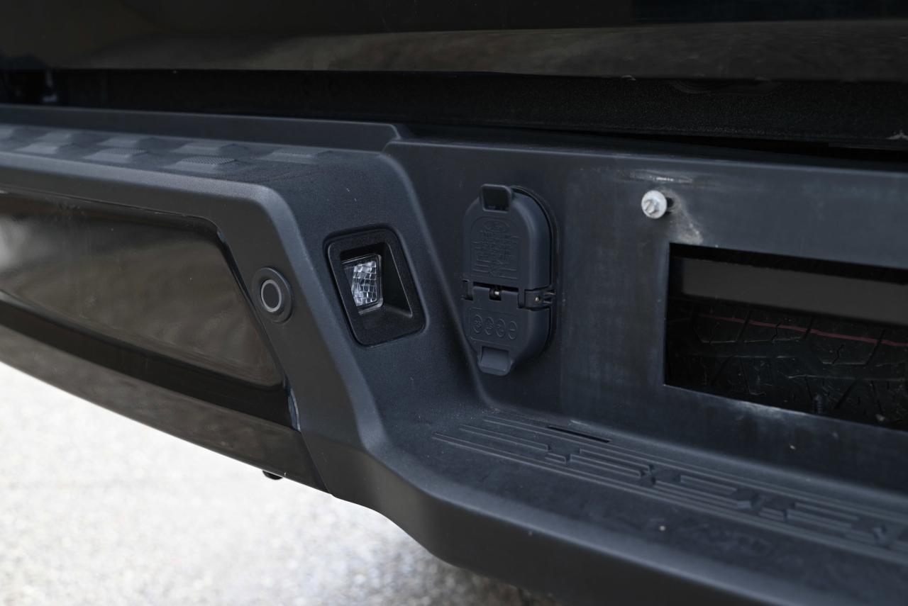 2023 Ford F-150 Lightning XLT , NO ACCIDENTS, HARD TONEAU COVER, SIDE STEPS Photo