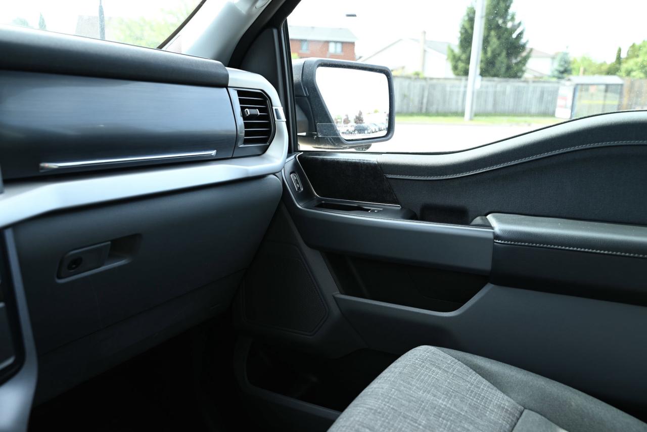 2023 Ford F-150 Lightning XLT , NO ACCIDENTS, HARD TONEAU COVER, SIDE STEPS Photo