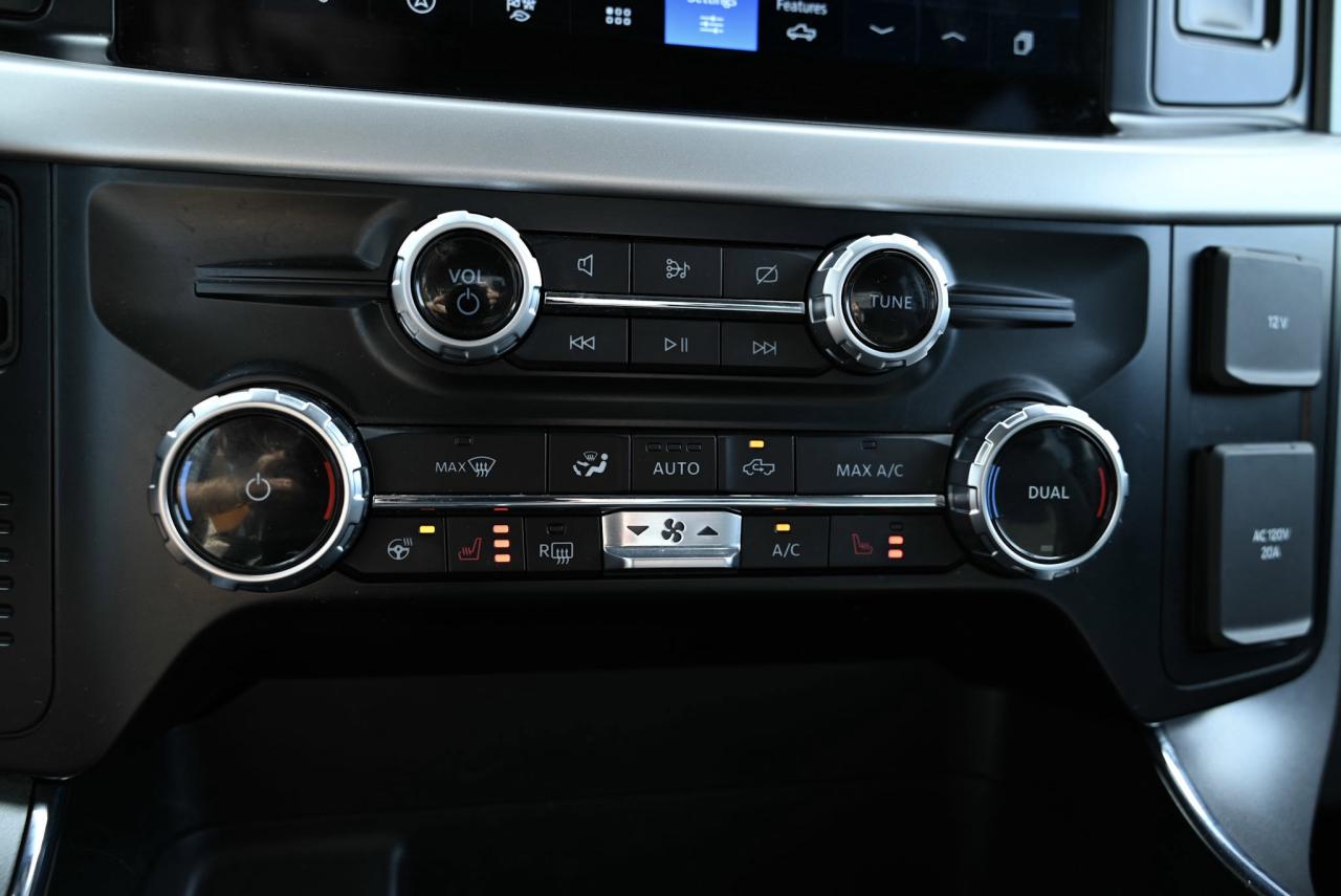 2023 Ford F-150 Lightning XLT , NO ACCIDENTS, HARD TONEAU COVER, SIDE STEPS Photo