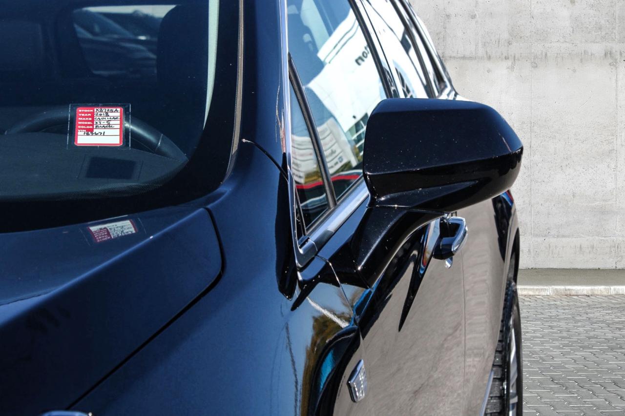 2018 Cadillac XT5 AWD Luxury  Gps SiriusXM HtdSeats Photo