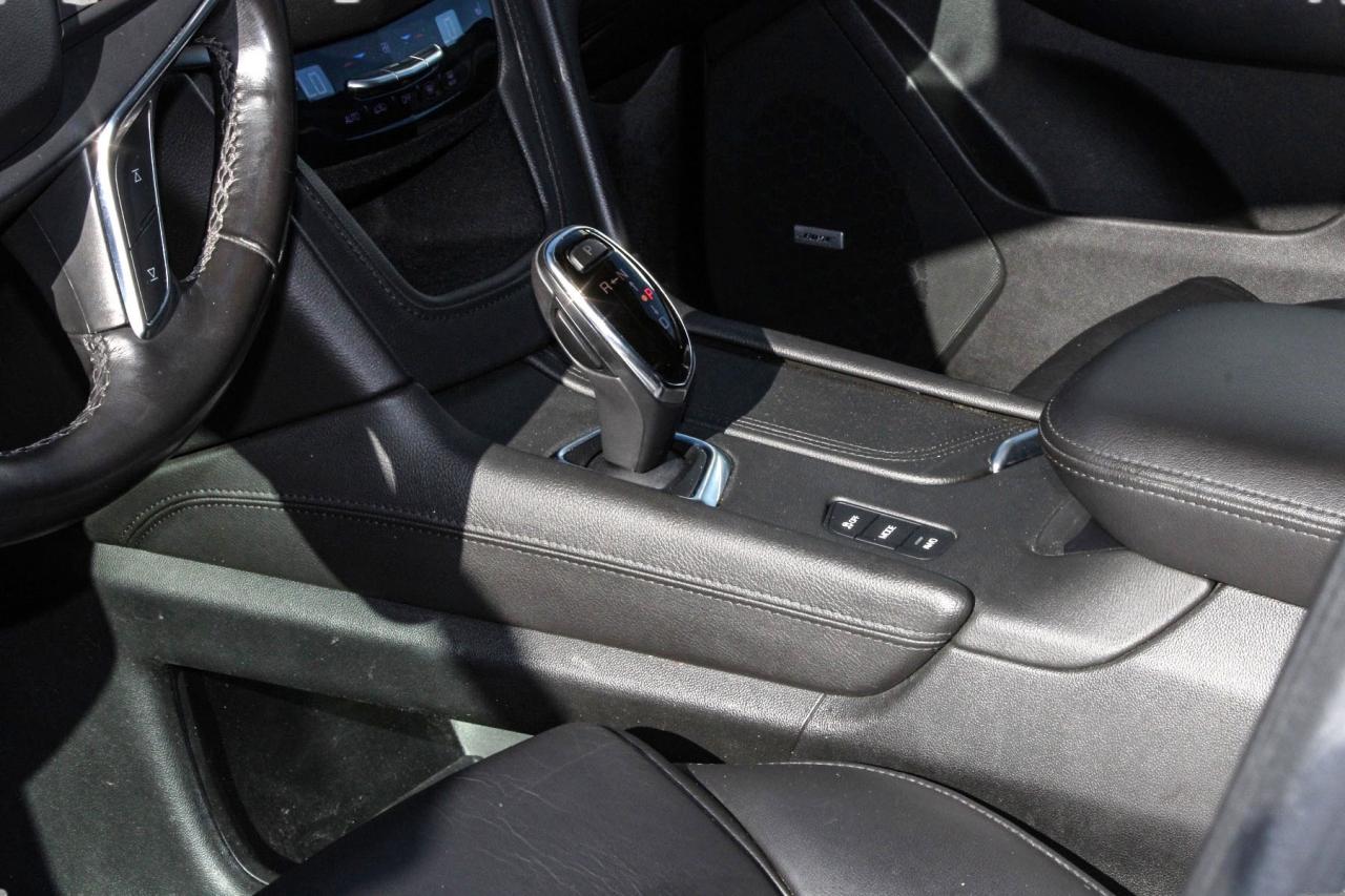 2018 Cadillac XT5 AWD Luxury  Gps SiriusXM HtdSeats Photo