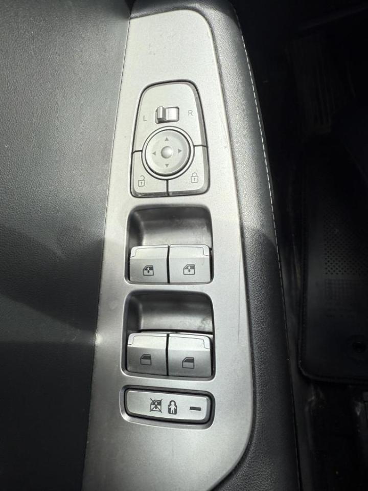 2023 Hyundai PALISADE Preferred 8-Passenger AWD Photo