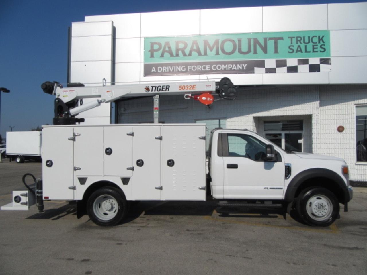 2021 Ford Super Duty F-550 DIESEL AUTO 4X4 REG CAB/ NEW SERVICE BODY/ CRANE Photo