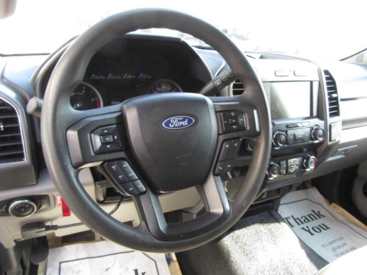 2021 Ford Super Duty F-550 DIESEL AUTO 4X4 REG CAB/ NEW SERVICE BODY/ CRANE Photo