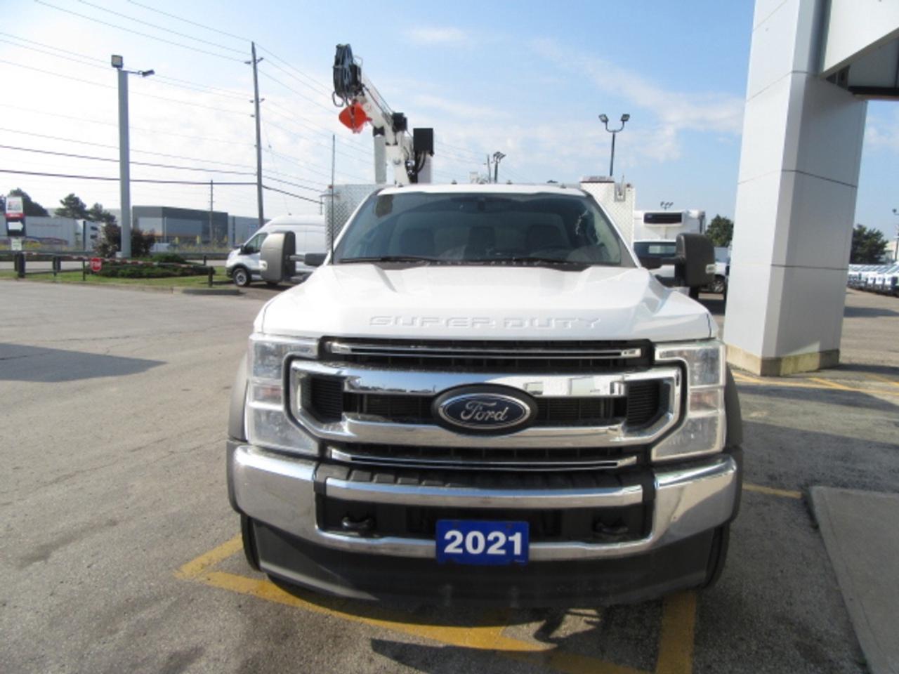2021 Ford Super Duty F-550 DIESEL AUTO 4X4 REG CAB/ NEW SERVICE BODY/ CRANE Photo