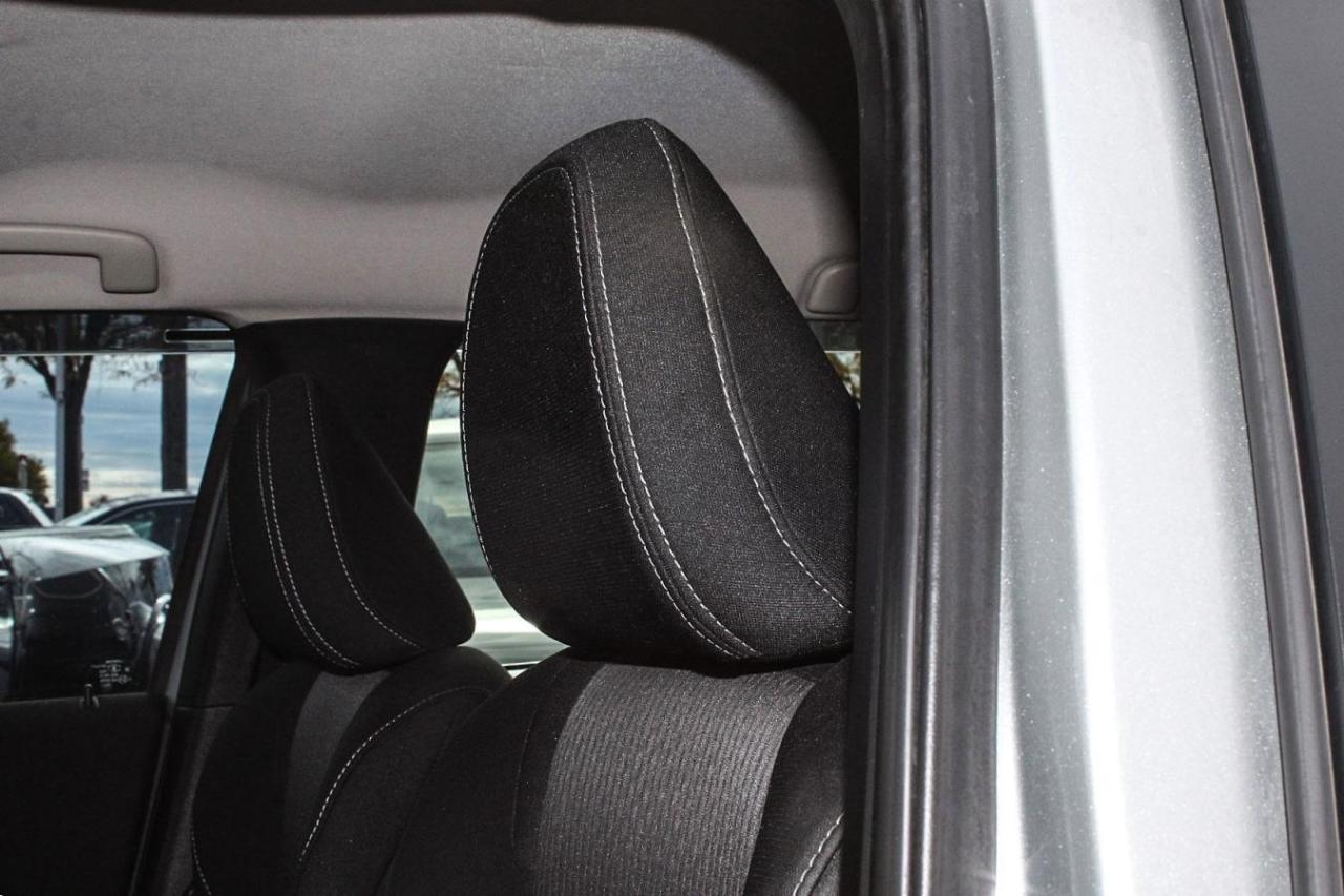 2023 Mitsubishi Outlander ES S-AWC  BkpCam HtdSeats Photo