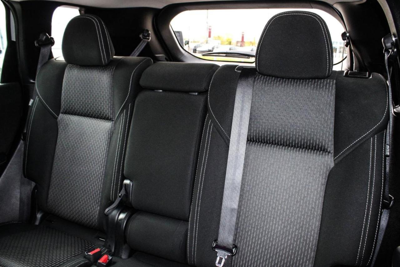2023 Mitsubishi Outlander ES S-AWC  BkpCam HtdSeats Photo