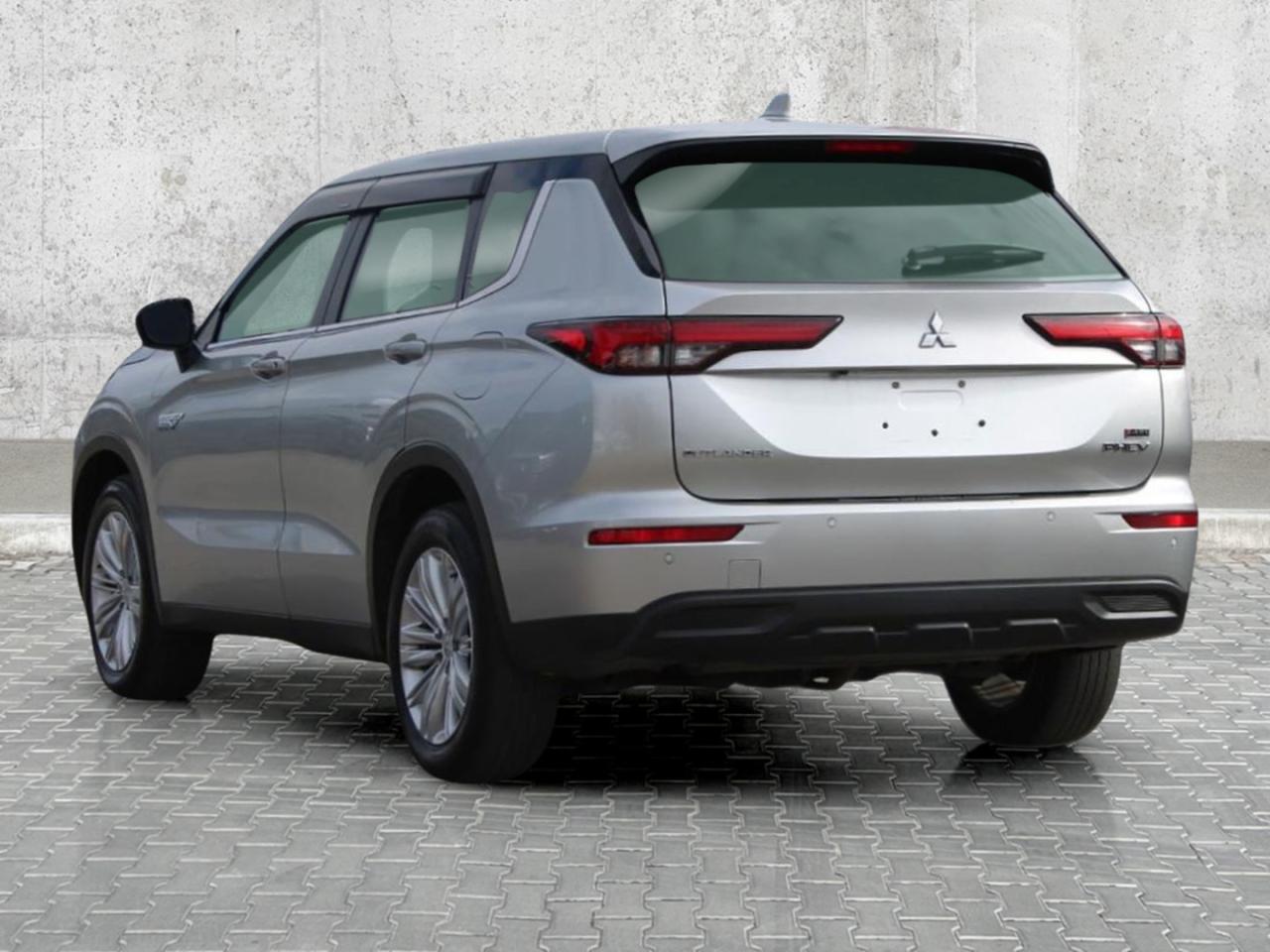 2023 Mitsubishi Outlander ES S-AWC  BkpCam HtdSeats Photo