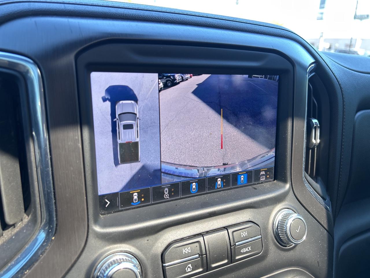 2020 GMC Sierra 1500 4WD Crew Cab 147  AT4 Photo