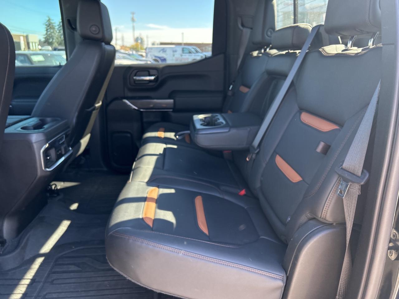 2020 GMC Sierra 1500 4WD Crew Cab 147  AT4 Photo