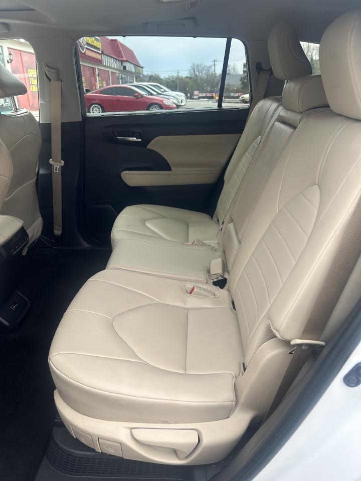 2024 Toyota Highlander HYBRID xle awd Photo