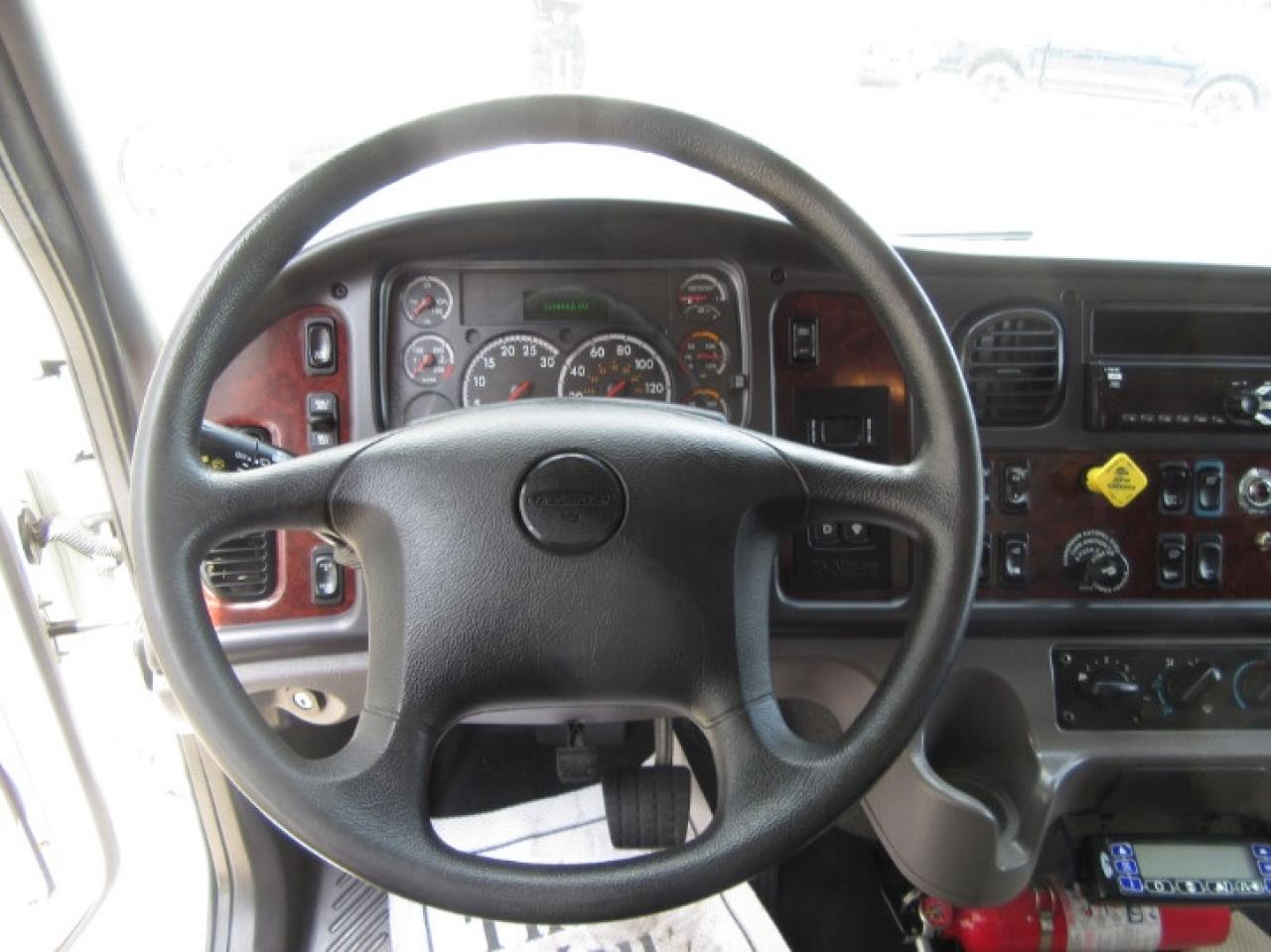 2019 Freightliner M2-106 DIESEL TANDEM AXLE CAB & CHASIS Photo