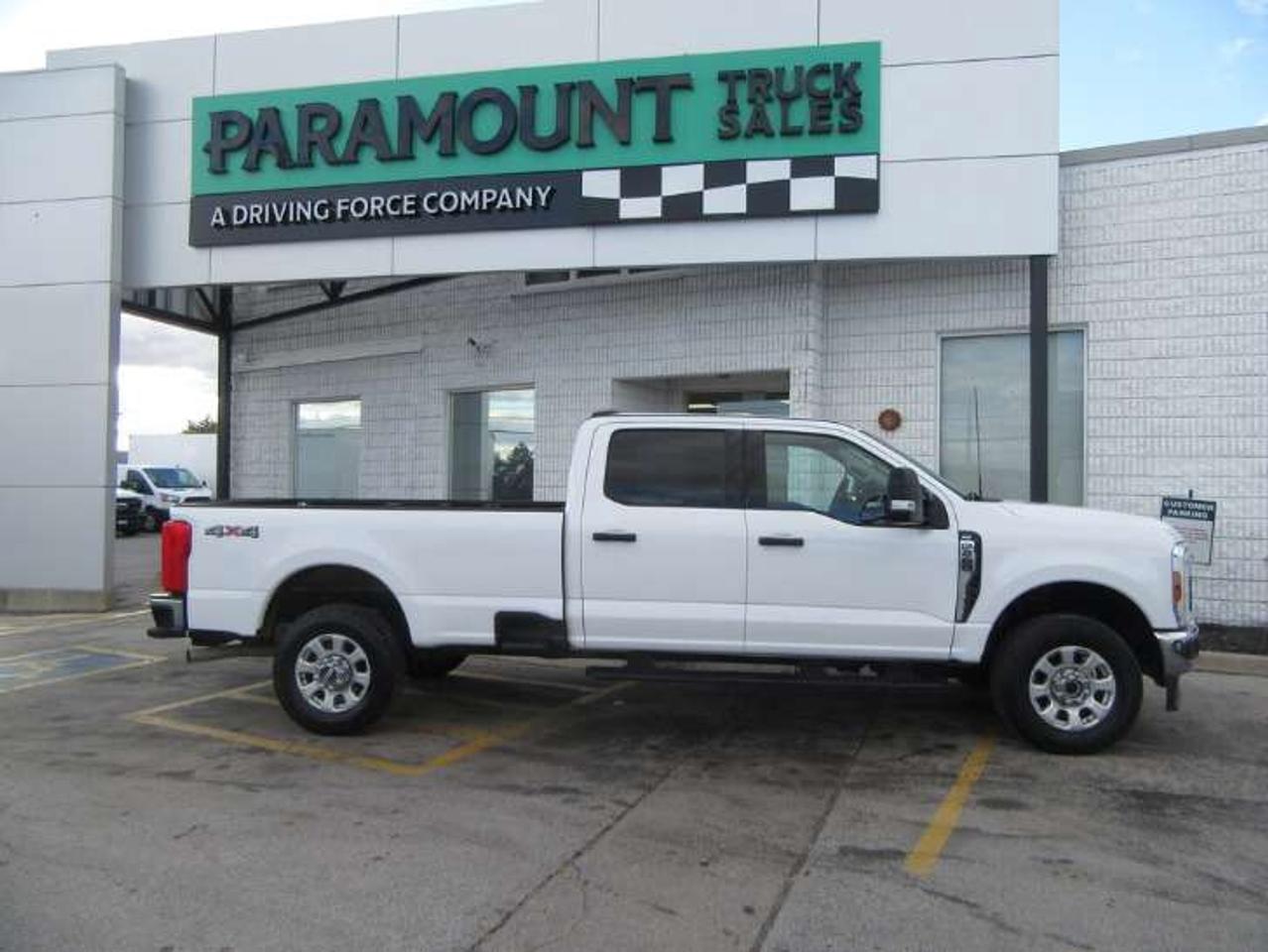 2024 Ford F-250 CREW CAB 4X4 XLT PKG 8 FT LONG BOX Photo1
