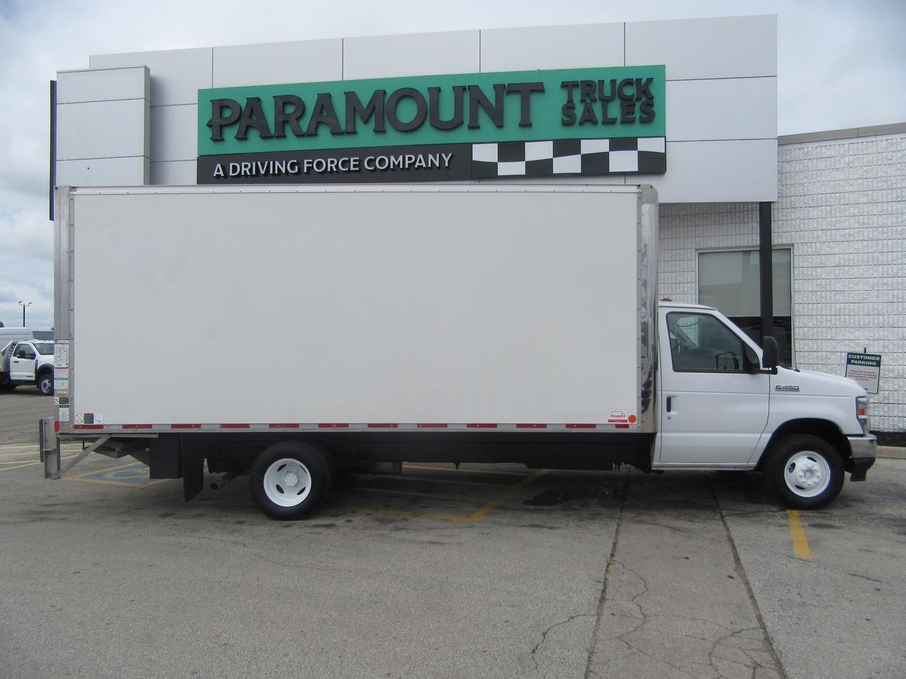 2022 Ford Super Duty E-450 DRW 18FT HIGH BOX CUBE VAN POWER LIFTGATE WITH RAMP Photo