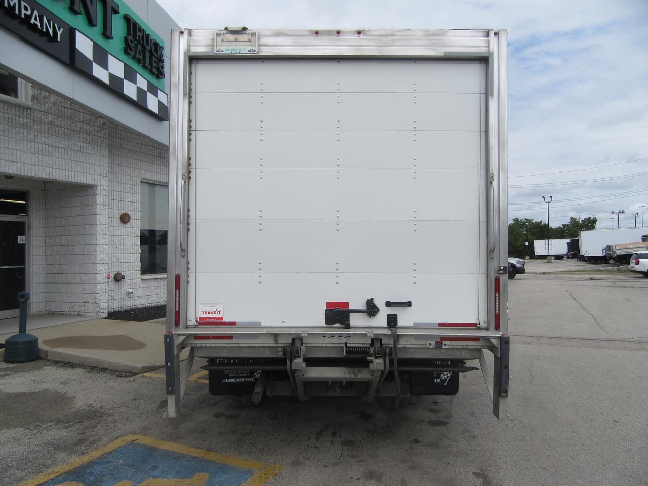 2022 Ford Super Duty E-450 DRW 18FT HIGH BOX CUBE VAN POWER LIFTGATE WITH RAMP Photo3