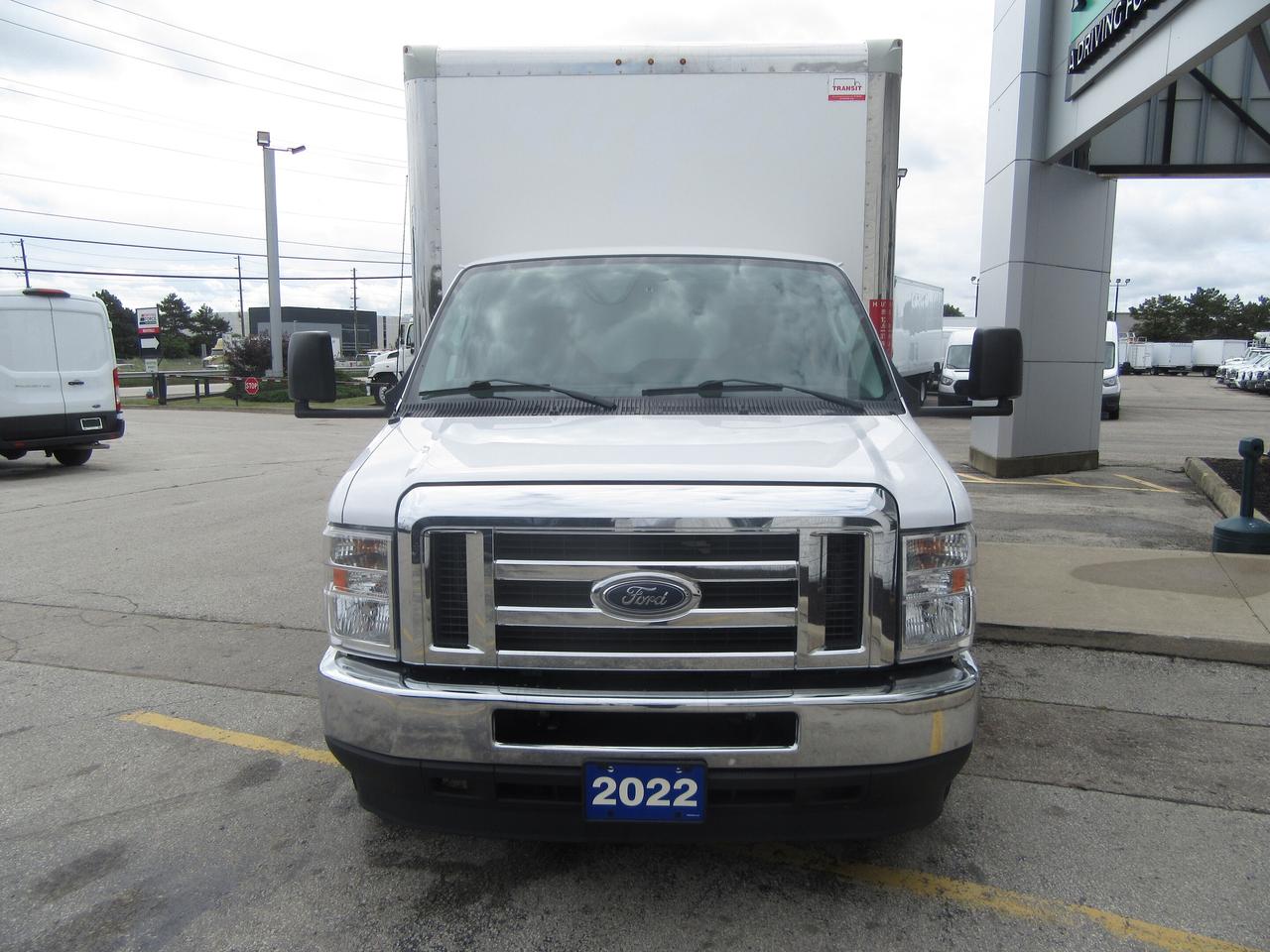 2022 Ford Super Duty E-450 DRW 18FT HIGH BOX CUBE VAN POWER LIFTGATE WITH RAMP Photo