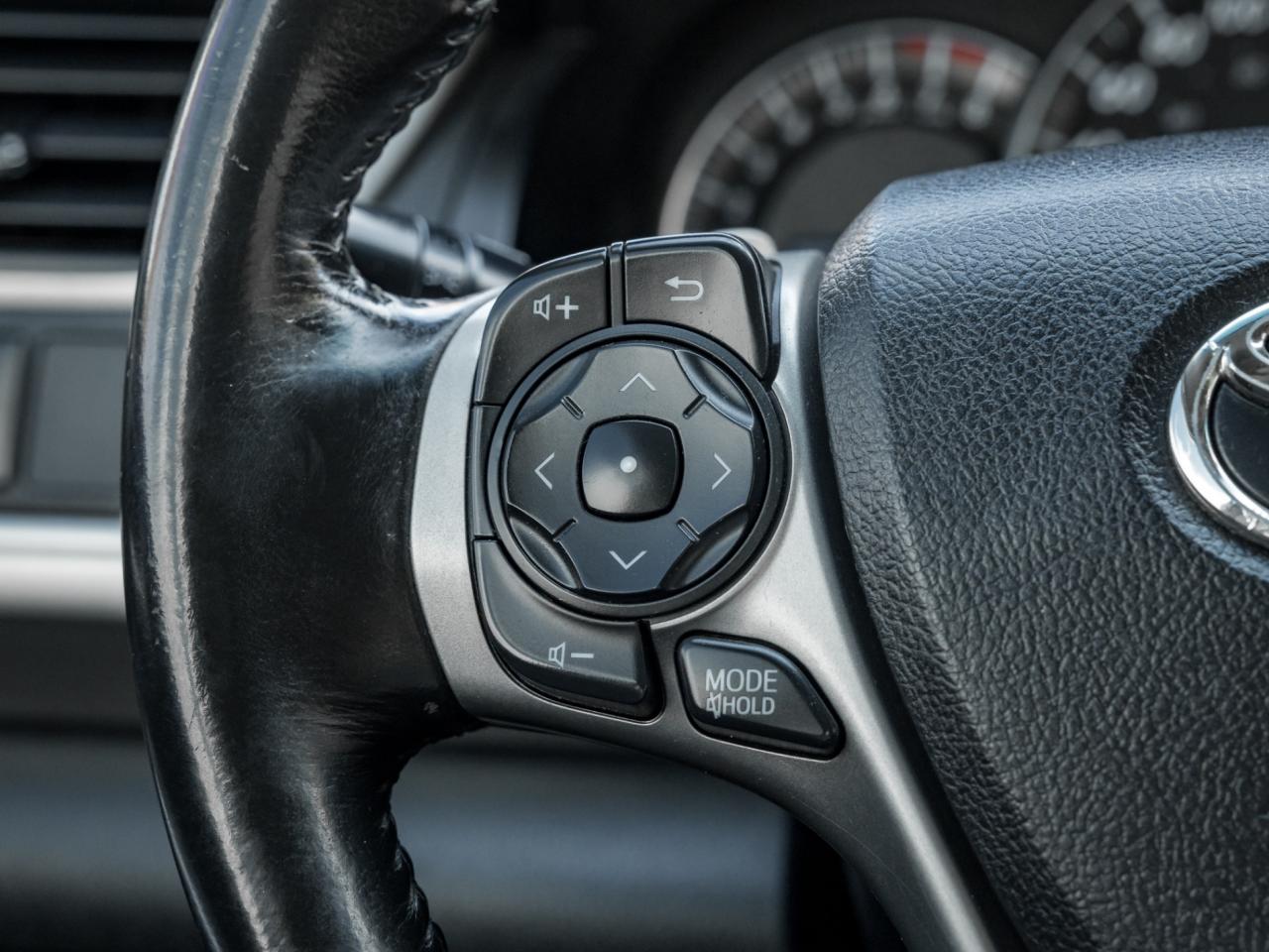 2014 Toyota Camry V6 SE Photo