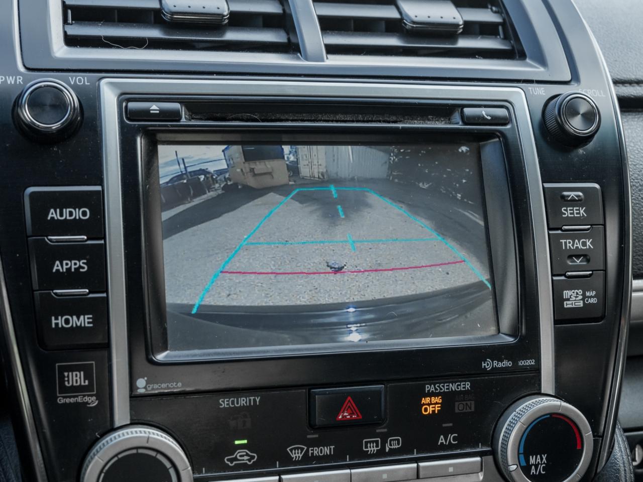 2014 Toyota Camry V6 SE Photo