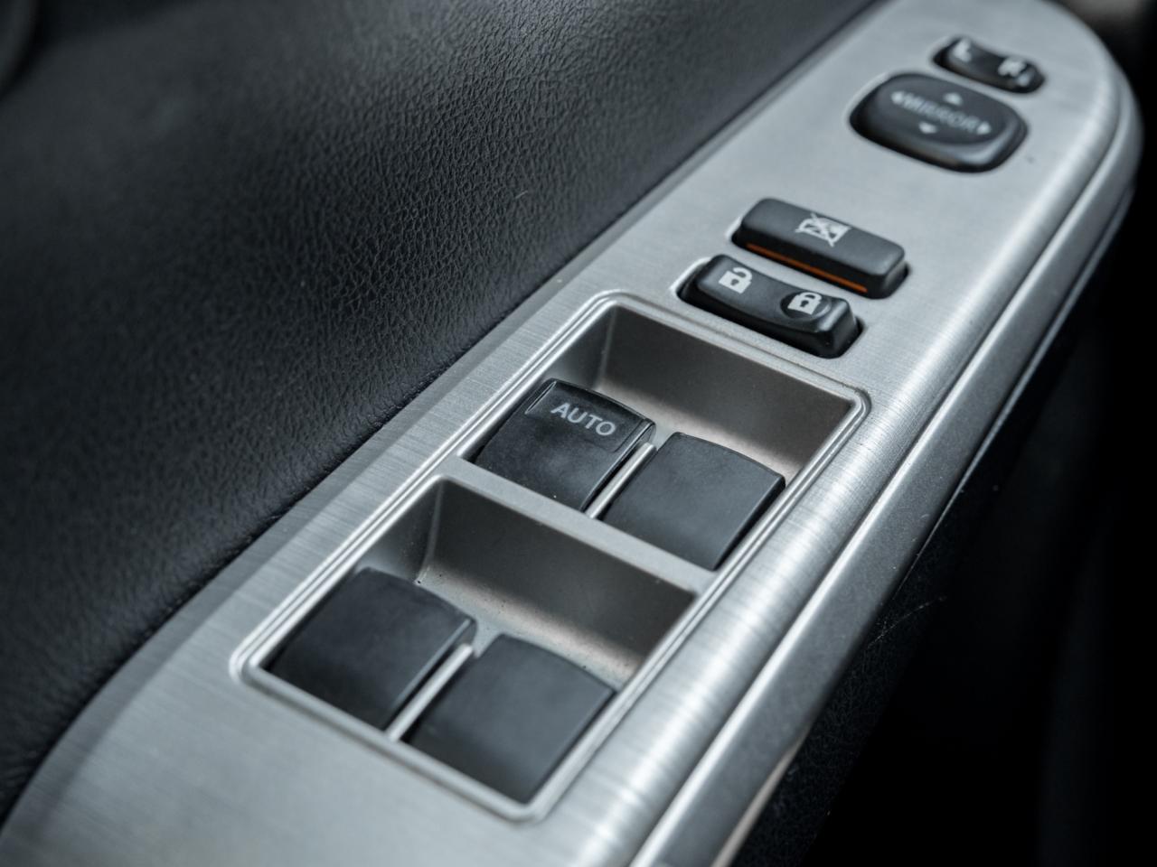 2014 Toyota Camry V6 SE Photo