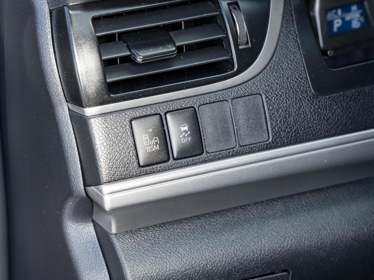 2014 Toyota Camry V6 SE Photo