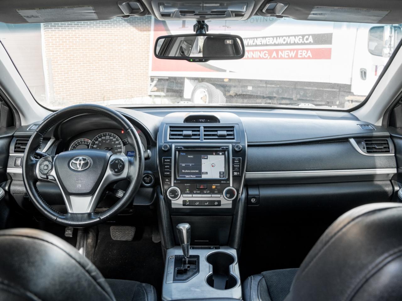 2014 Toyota Camry V6 SE Photo