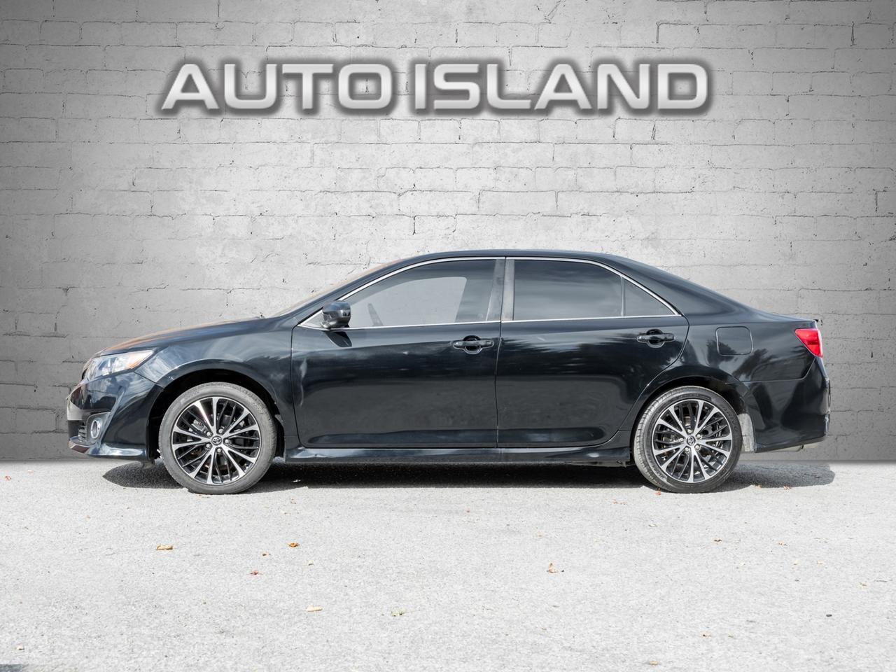 2014 Toyota Camry V6 SE -Dealer Serviced-Sunroof-Leather-Backup Cam- Photo