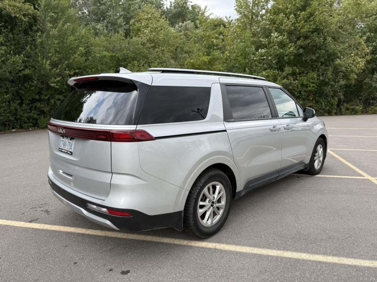 2023 Kia Carnival LX+ FWD Photo3