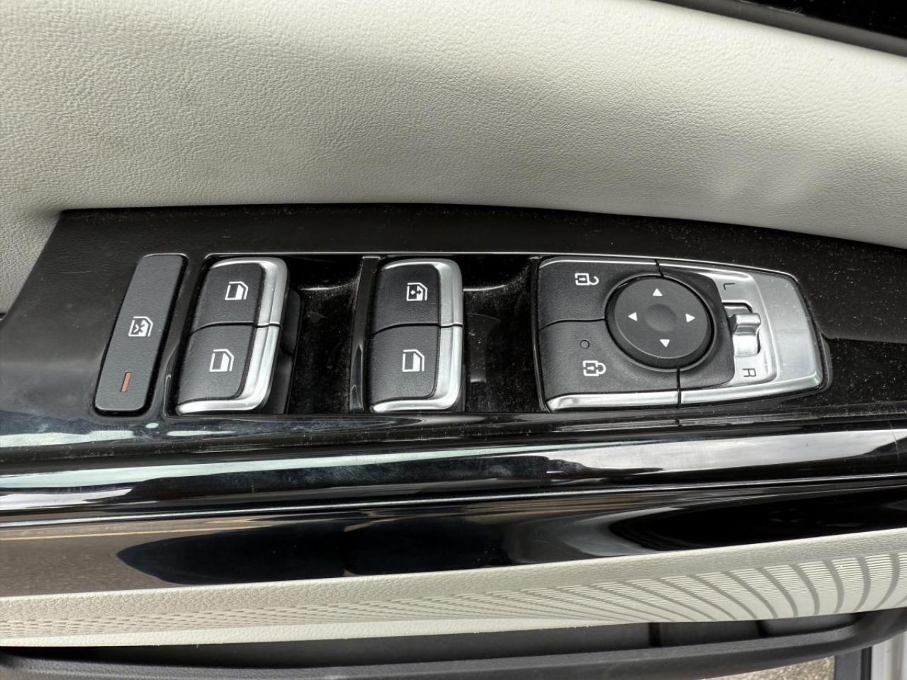 2023 Kia Carnival LX+ FWD Photo