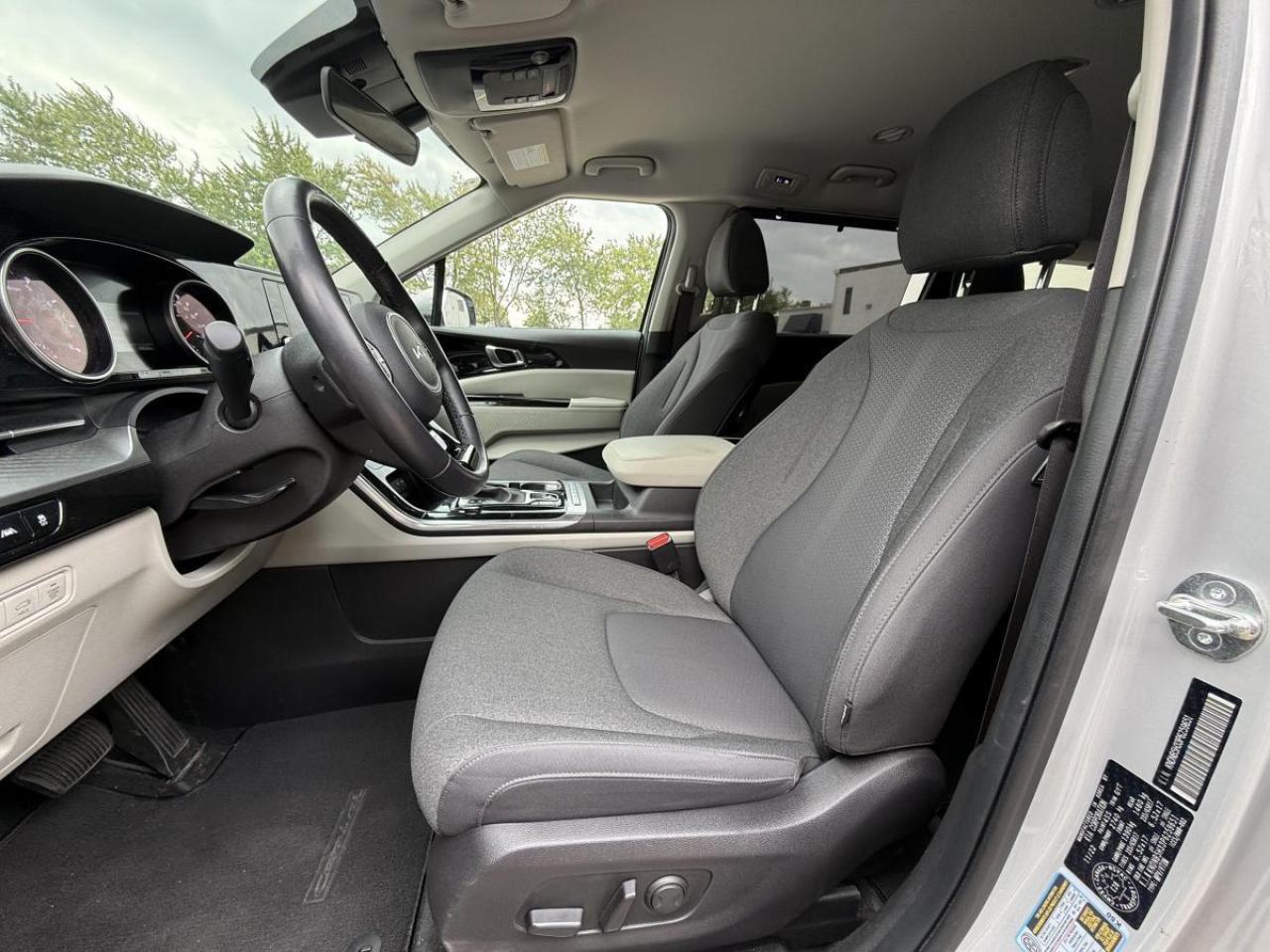 2023 Kia Carnival LX+ FWD Photo