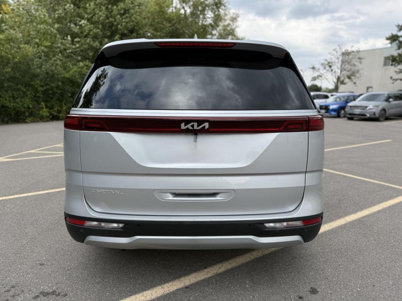 2023 Kia Carnival LX+ FWD Photo