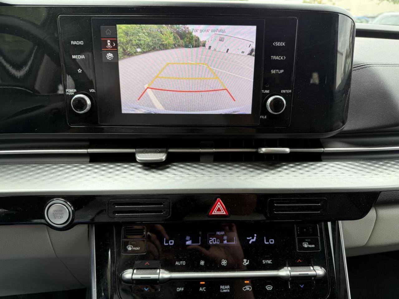 2023 Kia Carnival LX+ FWD Photo