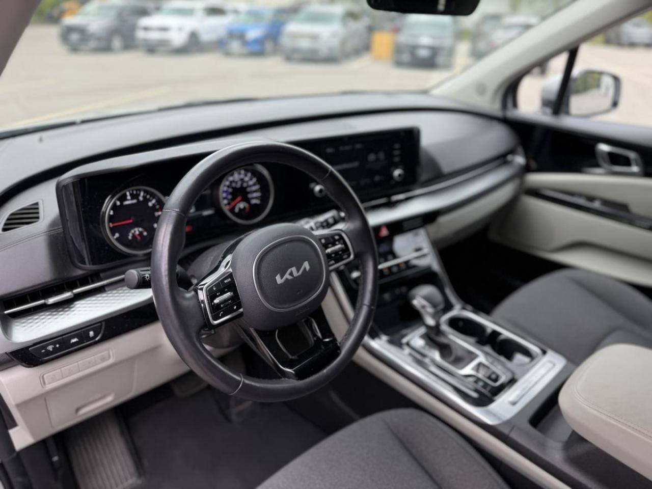 2023 Kia Carnival LX+ FWD Photo