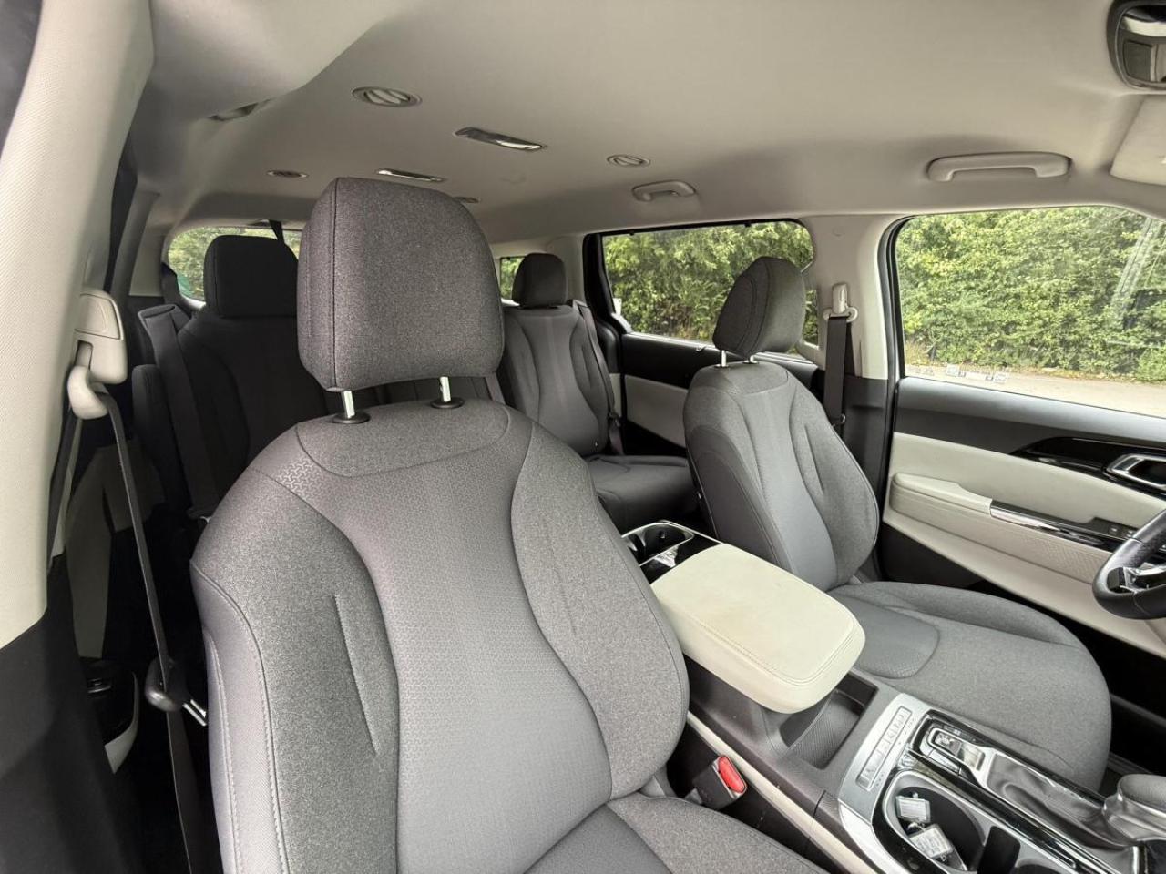 2023 Kia Carnival LX+ FWD Photo