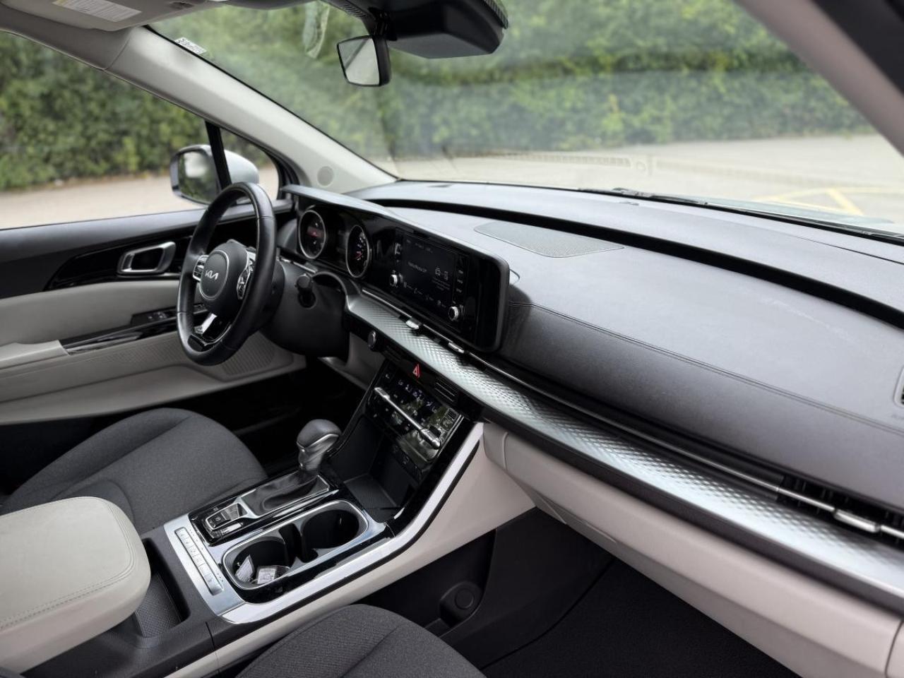 2023 Kia Carnival LX+ FWD Photo