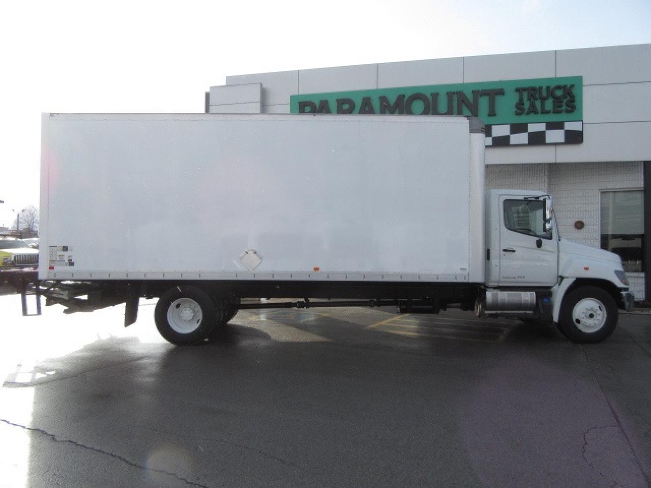 2020 Hino 338 DIESEL AUTO WITH 24 FT BOX POWER LIFT & RAMP Photo