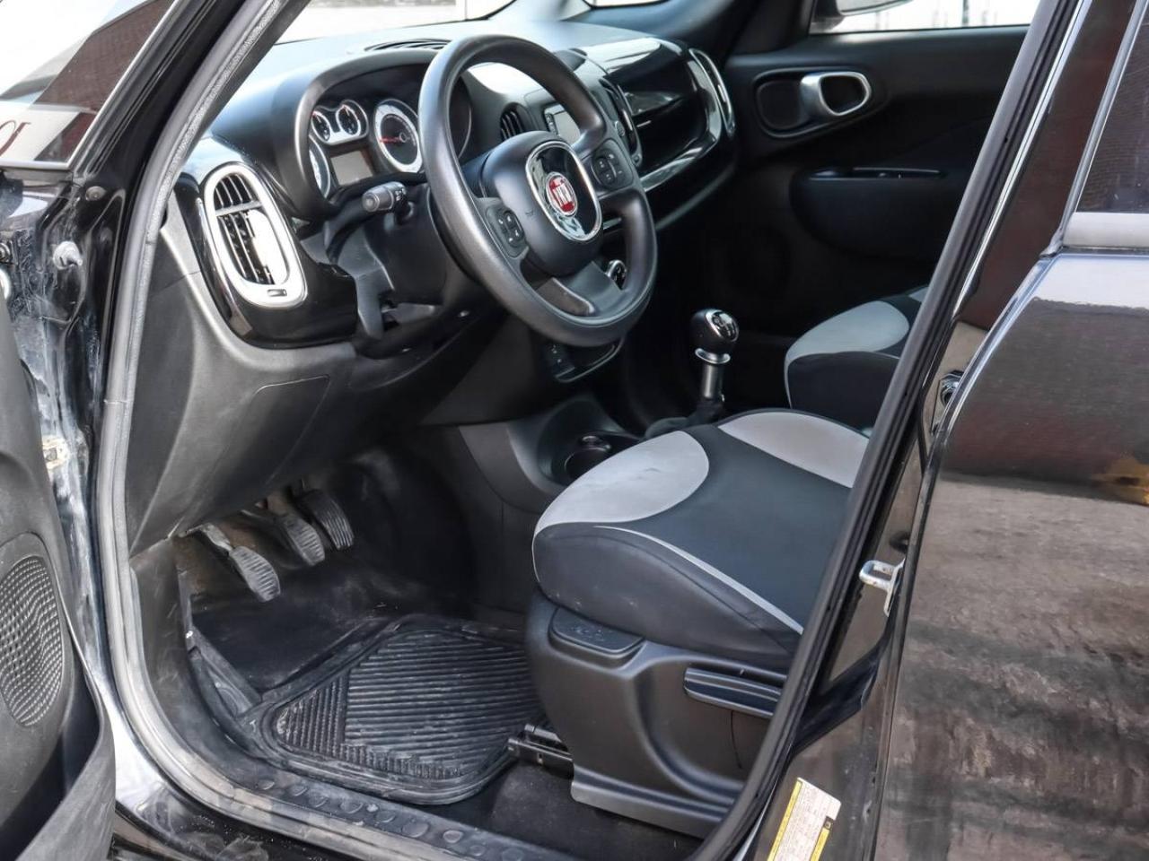 2014 Fiat 500L HB Pop - No Accidents - 6 Speed Manual Photo